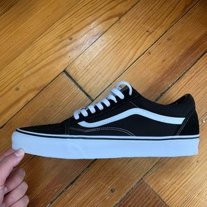 Men’s black old skool vans